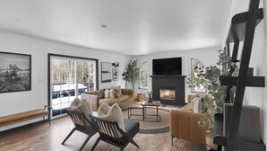 Rumah (6 Bedrooms) | Bagian depan properti