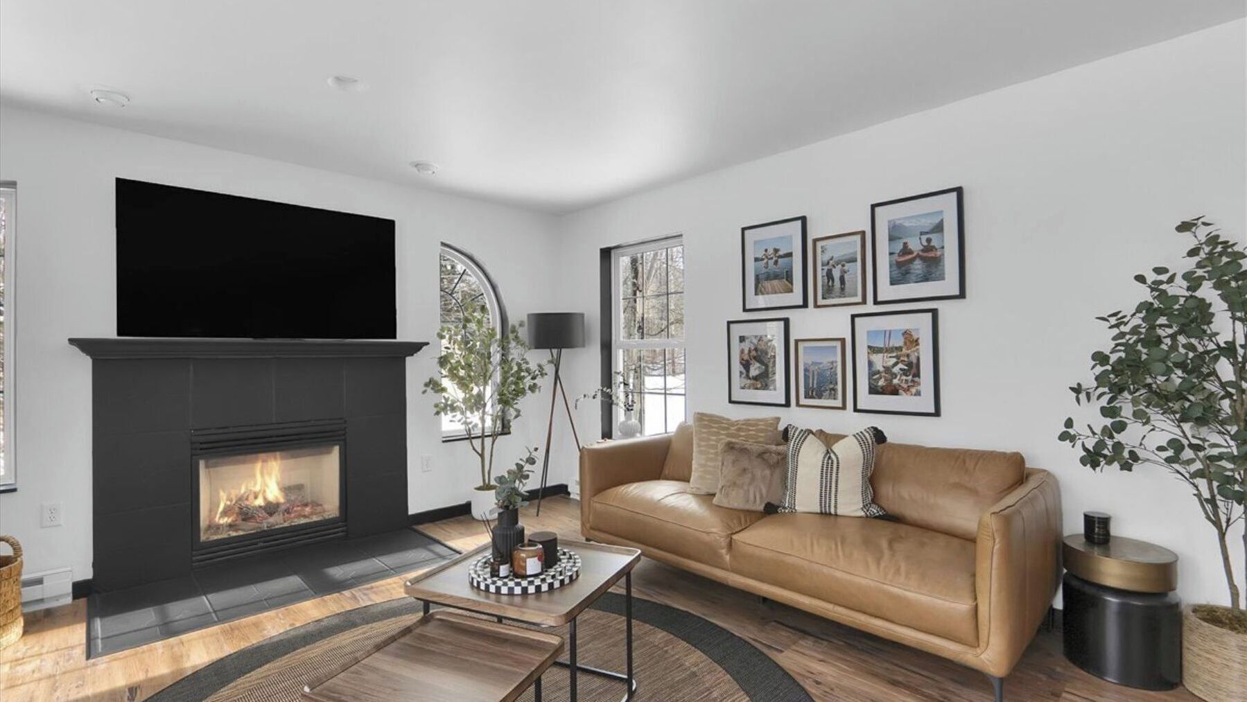 House (6 Bedrooms) | Interior