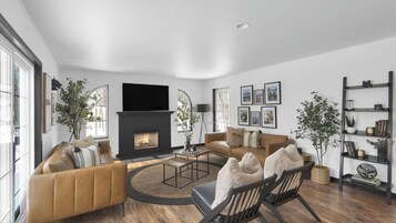 House (6 Bedrooms) | Interior