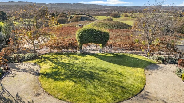 House (5 Bedrooms) | Interior - El Pomar Estate - Main House by Avantstay Pool + Hot Tub + Firepit + Outdoor Dining + Vineyard Views (Templeton)