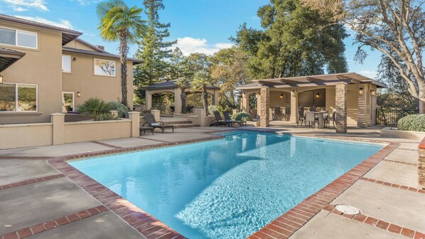 House (5 Bedrooms) | Interior - El Pomar Estate - Main House by Avantstay Pool + Hot Tub + Firepit + Outdoor Dining + Vineyard Views (Templeton)
