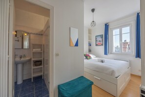 1 bedroom, iron/ironing board, WiFi, bed sheets - Trouville Hyper Centre & Plage - Welkeys (Trouville-sur-Mer)