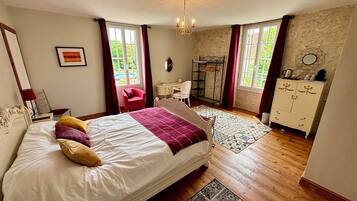 Dobbeltrom, aircondition, hageutsikt