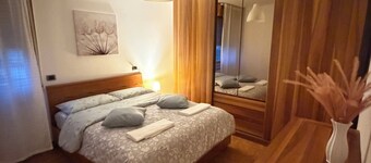 Spacious apartment with terrace, free parking