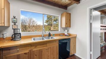 Basic-Ferienhütte, Bergblick | Innenbereich