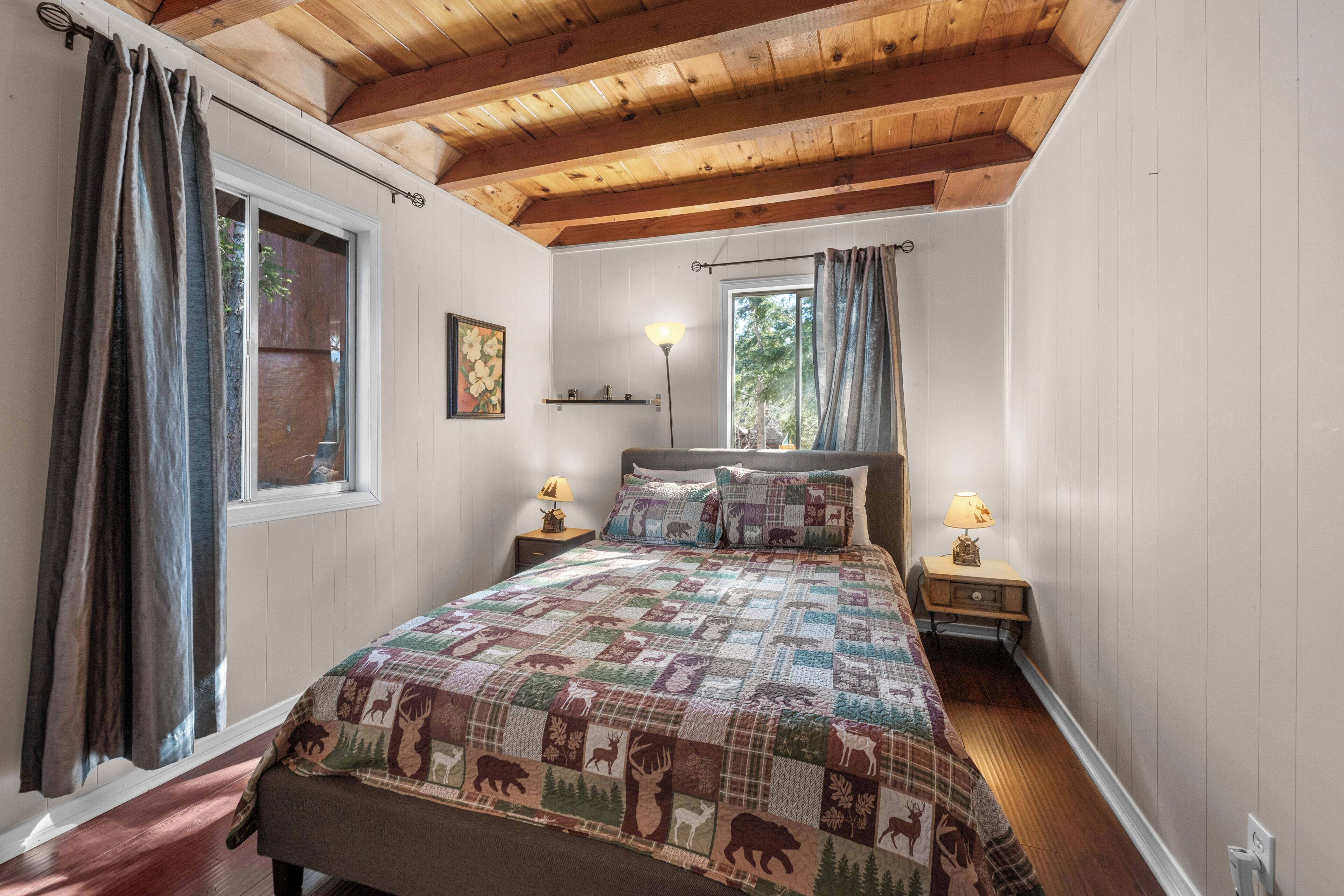 Cabaña básica, vista a la montaña