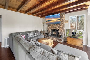 Basic Cabin, Mountain View | Living area - Honey Bear Cabin (Big Bear Lake)