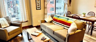 Modern Glacier Condo Conveniently Located Between Glacier Park & Whitefish Ski