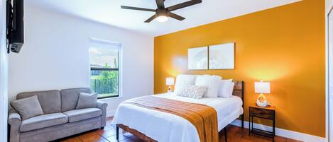 3 bedrooms, desk, iron/ironing board, WiFi