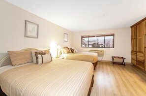 1 bedroom, free WiFi, bed sheets - Marina Cay Condo | Sleeps 4 | Steps from Flathead Lake, Bigfork Village & Glacier Country (Bigfork)