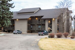 Exterior - New! Cozy 1BR Condo | AC, Sleeps 4, Close to Flathead Lake & Glacier National Park (Bigfork)
