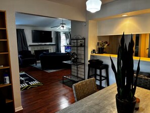 Interior - Hottest Sport Spot/Medical Access (Houston)
