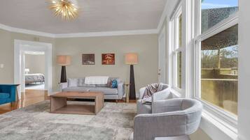 Smart TV, fireplace, offices
