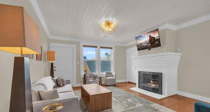 Groovy 2BR Downtown Greenville Condo w/ King Beds