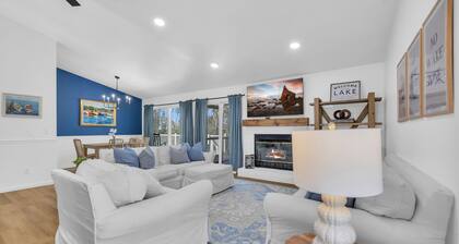 Family Getaway: 4BR + Game Room + Private Dock