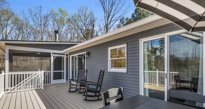 Family Getaway: 4BR + Game Room + Private Dock