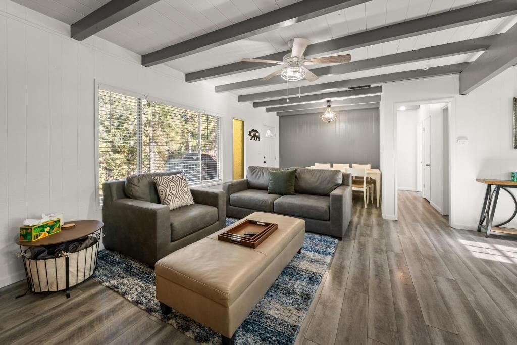 Hus – basic, terrasse, fjellutsikt | Oppholdsområde