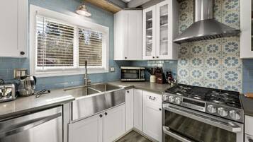 Basic-Haus, Terrasse, Bergblick | Eigene Küche