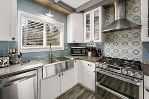 Basic-Haus, Terrasse, Bergblick | Eigene Küche