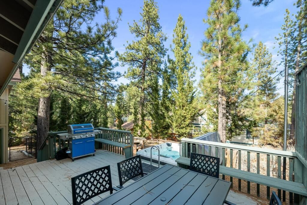 Basic-Haus, Terrasse, Bergblick | Speisen im Freien