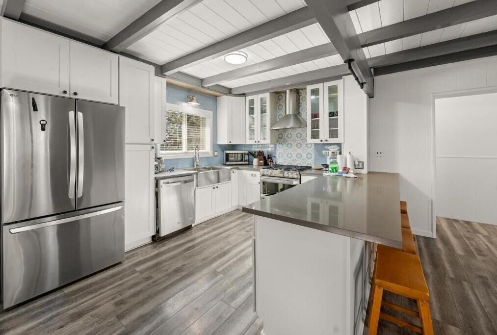 Basic House, Patio, Mountain View | Private kitchen