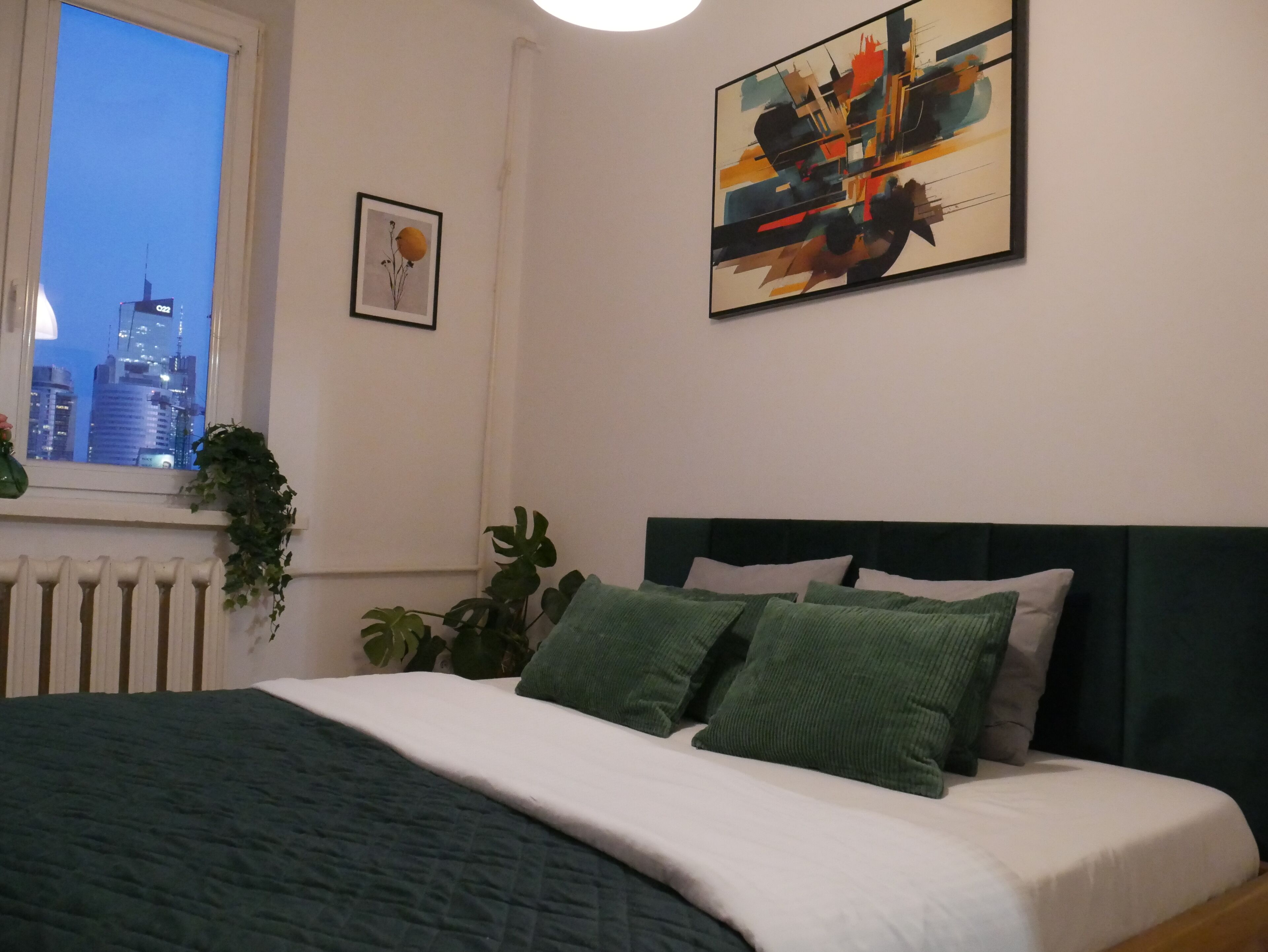 2 bedrooms, iron/ironing board, Internet, bed sheets