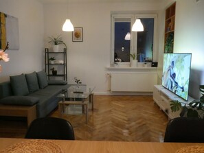 Living area - Spacious, designer 3-room apartment in  center of warsaw (Warszawa)