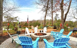 Property grounds - Sunset Point on Greenvale Creek/ Private waterfront retreat with dock (Lancaster)