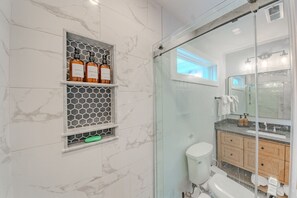 Hair dryer, towels - Oyster Haven/Waterfront Retreat on Lanes Creek/Mathews, VA (Hudgins)