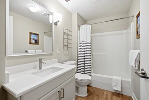 Shower, hair dryer, towels - Ski Escape at The Mason, AC , Hot Tubs, Near Deer Valley and Park City (Heber City)