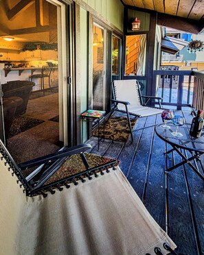 Terrace/patio - Peaceful 1 bedroom + Loft condo in Mammoth Lakes perfect for your getaway (Mammoth Lakes)