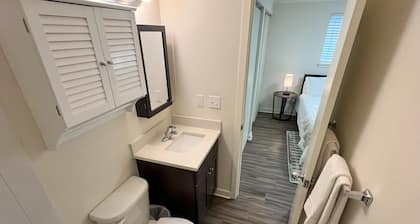 Beautiful One Bedroom Apartment In Ballard