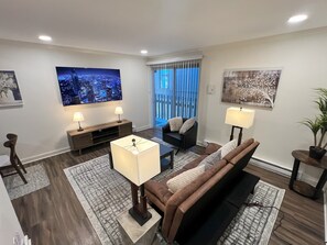 Living area - Beautiful One Bedroom Apartment In Ballard (Seattle)