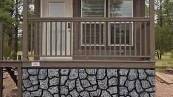 Deluxe-Ferienhütte, 1 King-Bett, Nichtraucher, Bergblick | Außendetails