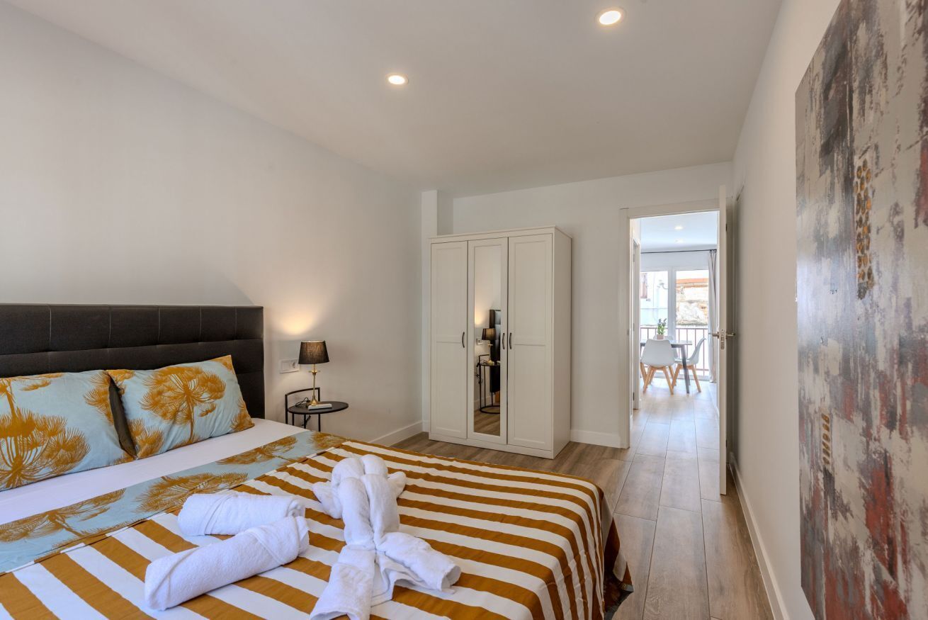 2 chambres, fer et planche à repasser