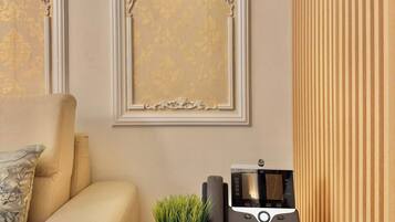 Shared Dormitory, 1 Bedroom, Accessible, Smoking | Interior