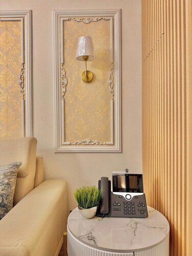 Room-modern Condo Room With City Views i