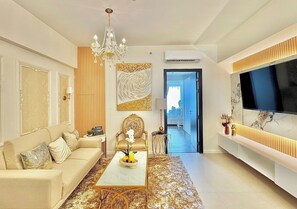 Living room - Room-modern Condo Room With City Views i (Davao)