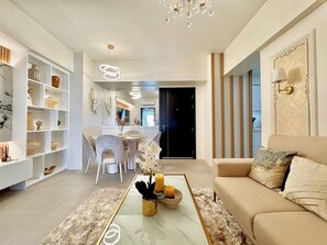 Shared Dormitory, 1 Bedroom, Accessible, Smoking | Dining room - Room-modern Condo Room With City Views i (Davao)