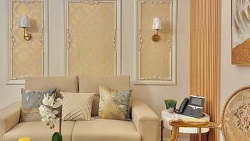 Shared Dormitory, 1 Bedroom, Accessible, Smoking | Living room