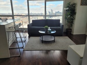 Apartamento Deluxe, balcón, vistas a la ciudad | Interior