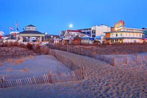 Exterior - Stunning and Gorgeous with Comm Pool, Tennis, Pickleball, Bikes, Free Activities Inc Golf @ Bear Tra (Rehoboth Beach)