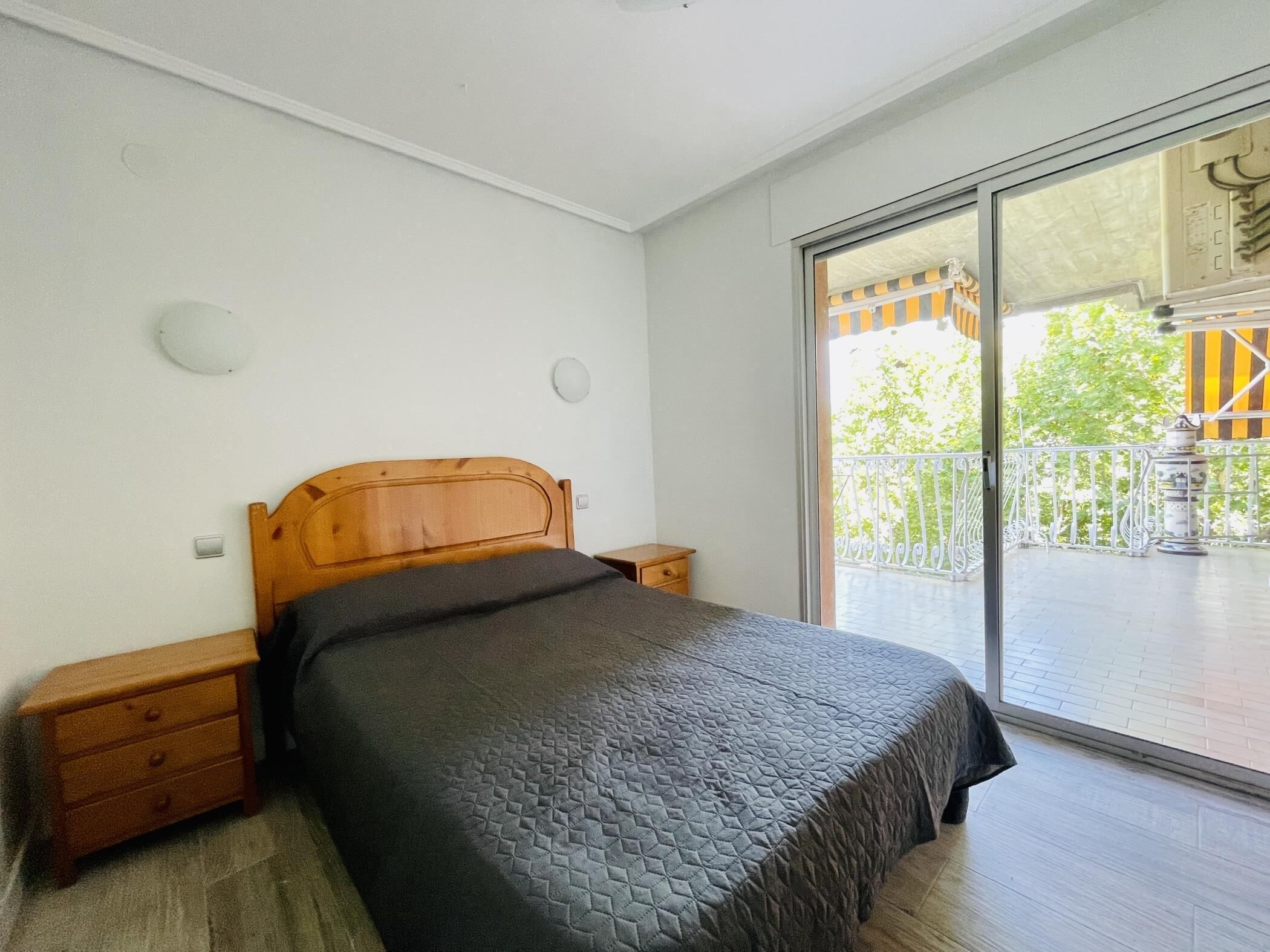 3 bedrooms, bed sheets