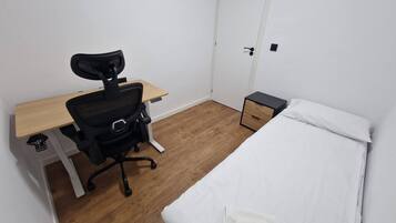 Apartamento, 3 habitaciones, fumadores, balcón | 4 dormitorios