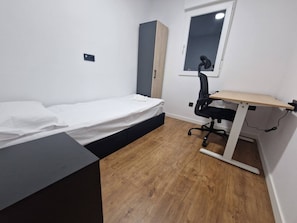 Apartment, 3 Bedrooms, Smoking, Balcony - Spacious 3 Bedroom Apartment With Balcony and AC in Castellón (Castelló de la Plana)