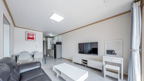 Basic Room, 1 Bedroom (Room 45 (Ocean View Terrace)) - Yeosu Turtleship Pension (Yeosu)
