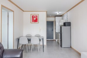 Basic-Zimmer, 1 Schlafzimmer (Room 45 (Ocean View Terrace)) | 1 Schlafzimmer, kostenloses WLAN