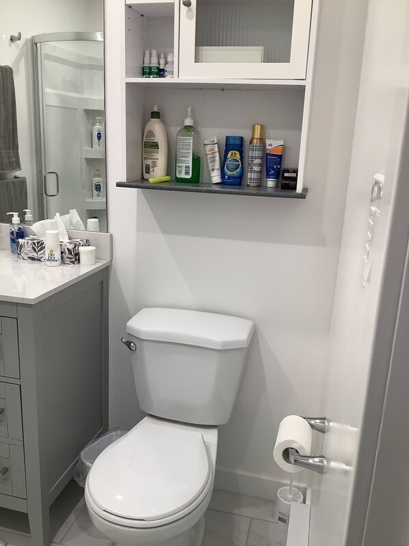Room, 2 Bedrooms, Patio | Bathroom