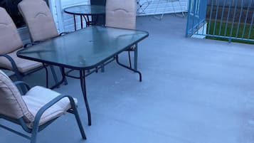 Room, 2 Bedrooms, Patio | Outdoor dining