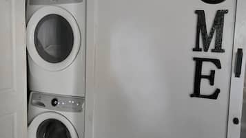 Room, 2 Bedrooms, Patio | Interior